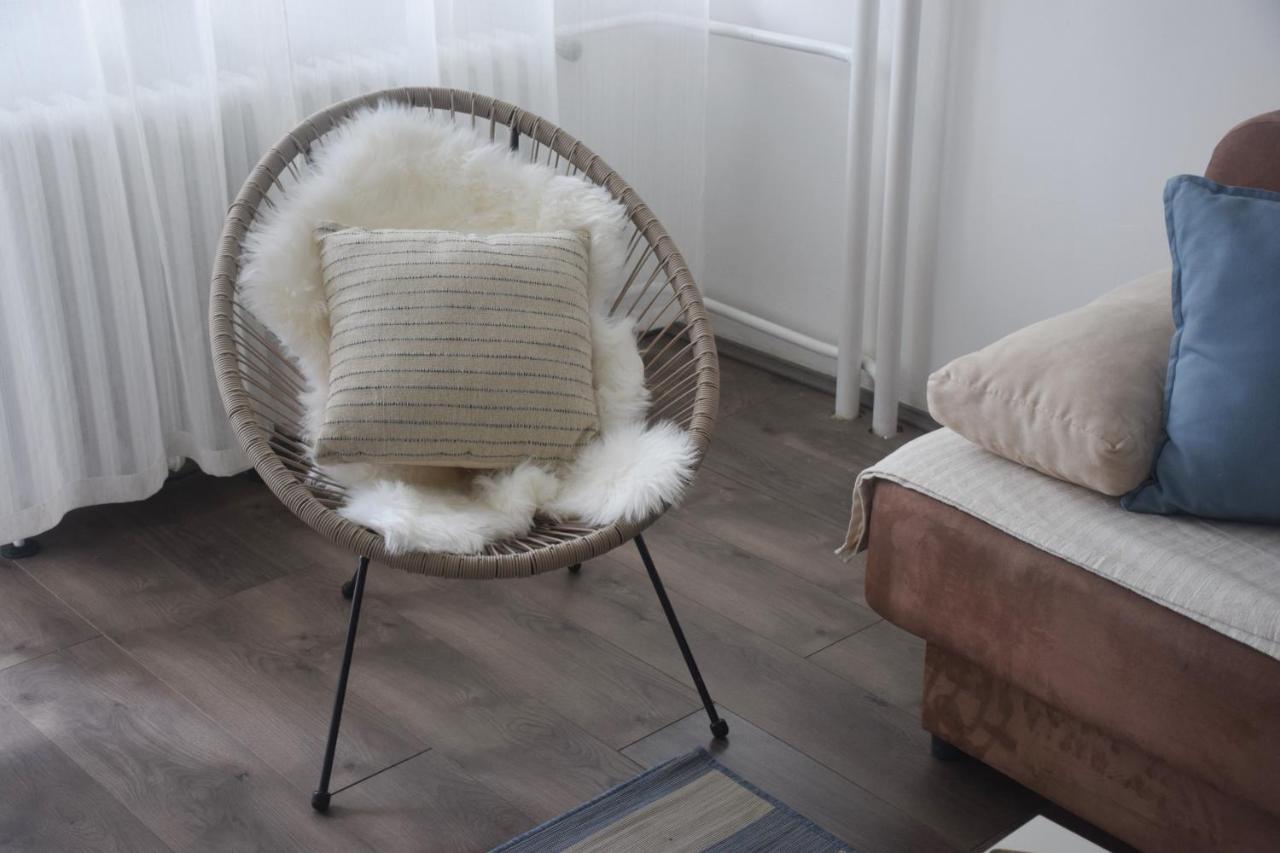 Feel Danube Apartment Zemun ภายนอก รูปภาพ