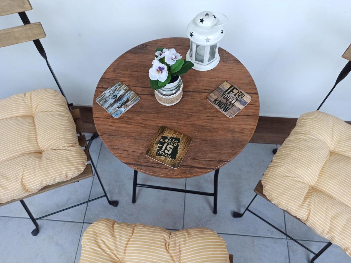 Feel Danube Apartment Zemun ภายนอก รูปภาพ