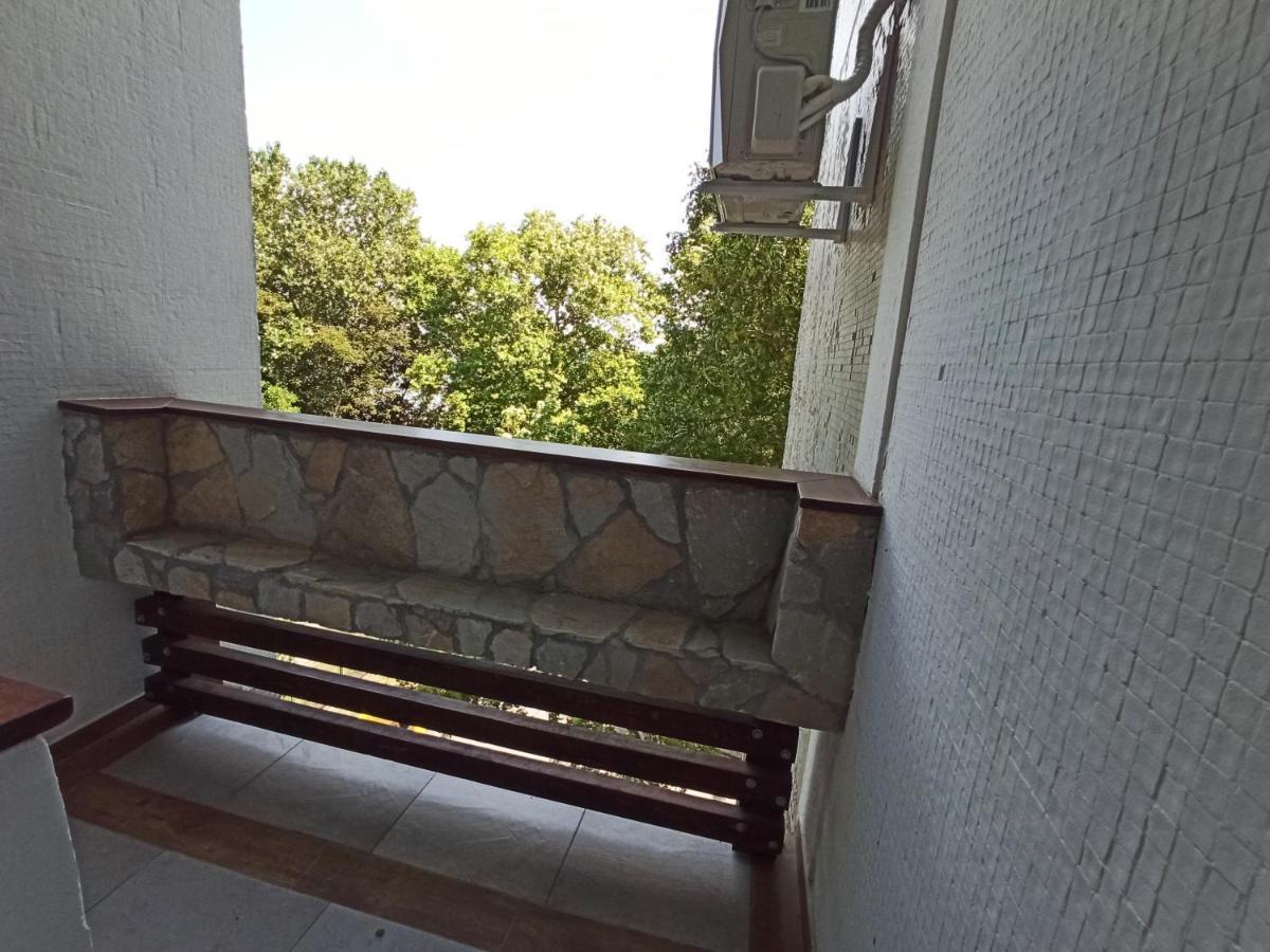 Feel Danube Apartment Zemun ภายนอก รูปภาพ