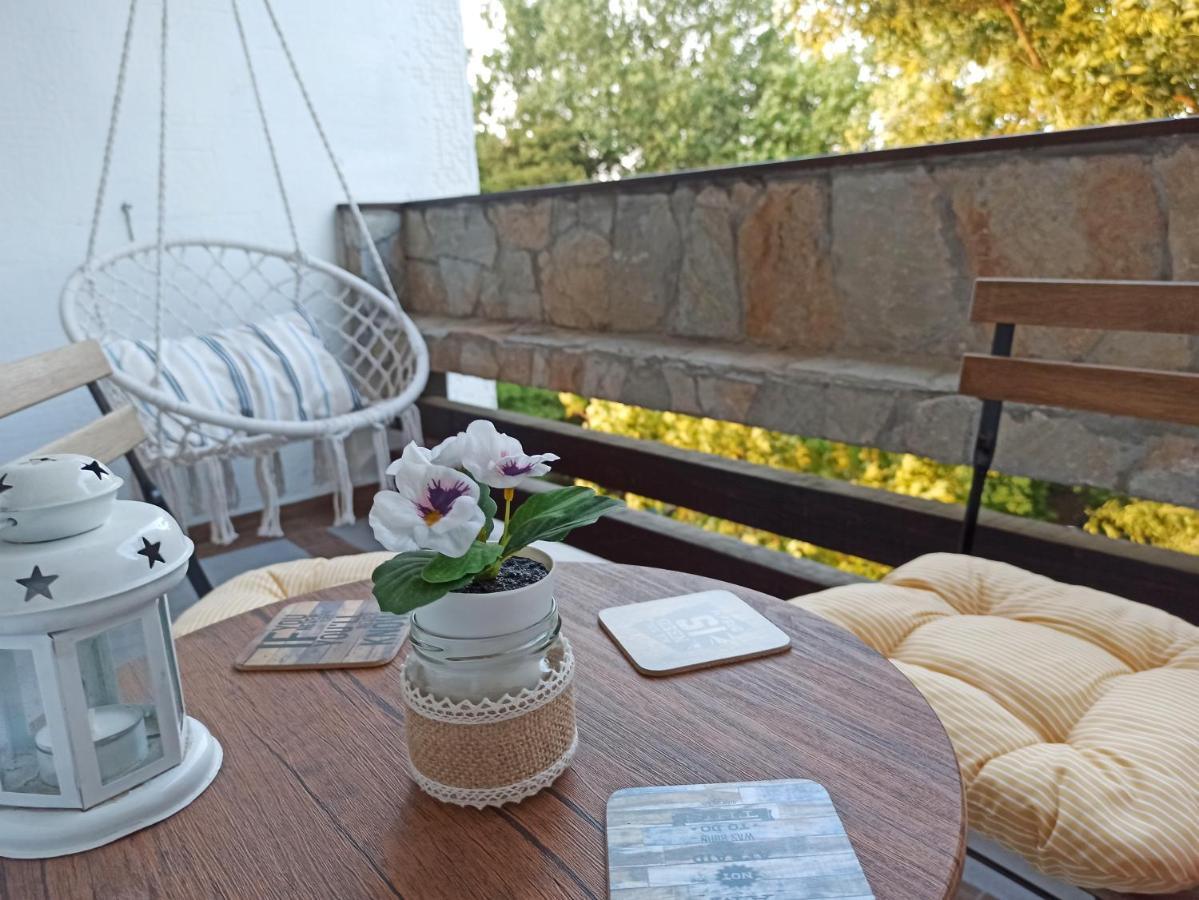Feel Danube Apartment Zemun ภายนอก รูปภาพ