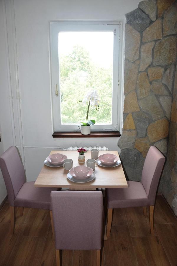 Feel Danube Apartment Zemun ภายนอก รูปภาพ