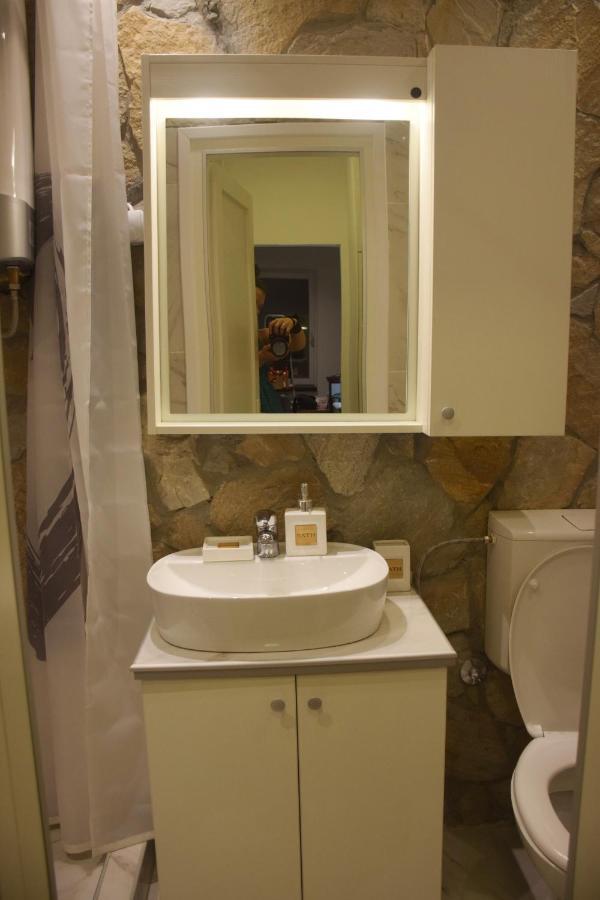 Feel Danube Apartment Zemun ภายนอก รูปภาพ