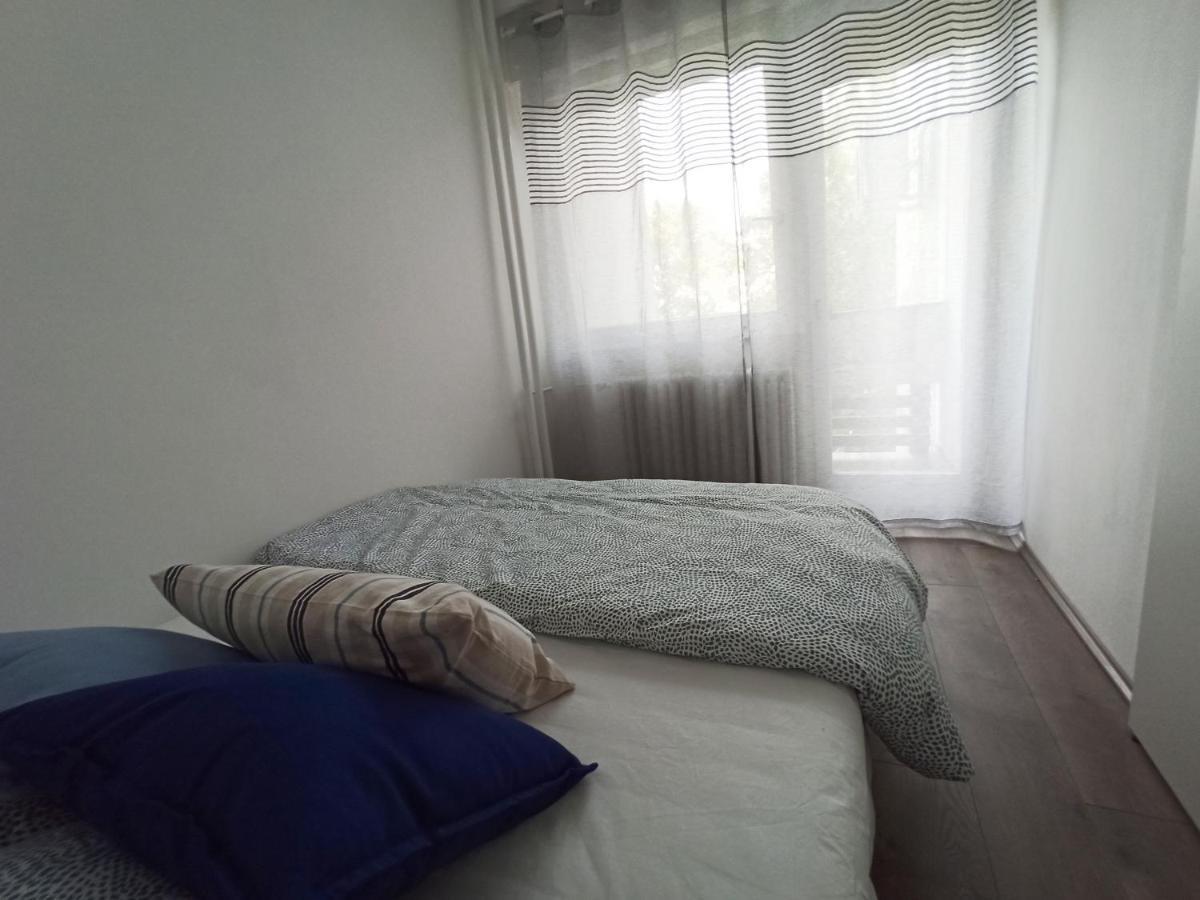 Feel Danube Apartment Zemun ภายนอก รูปภาพ