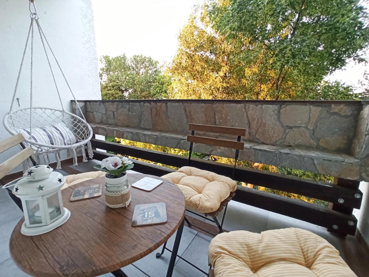 Feel Danube Apartment Zemun ภายนอก รูปภาพ