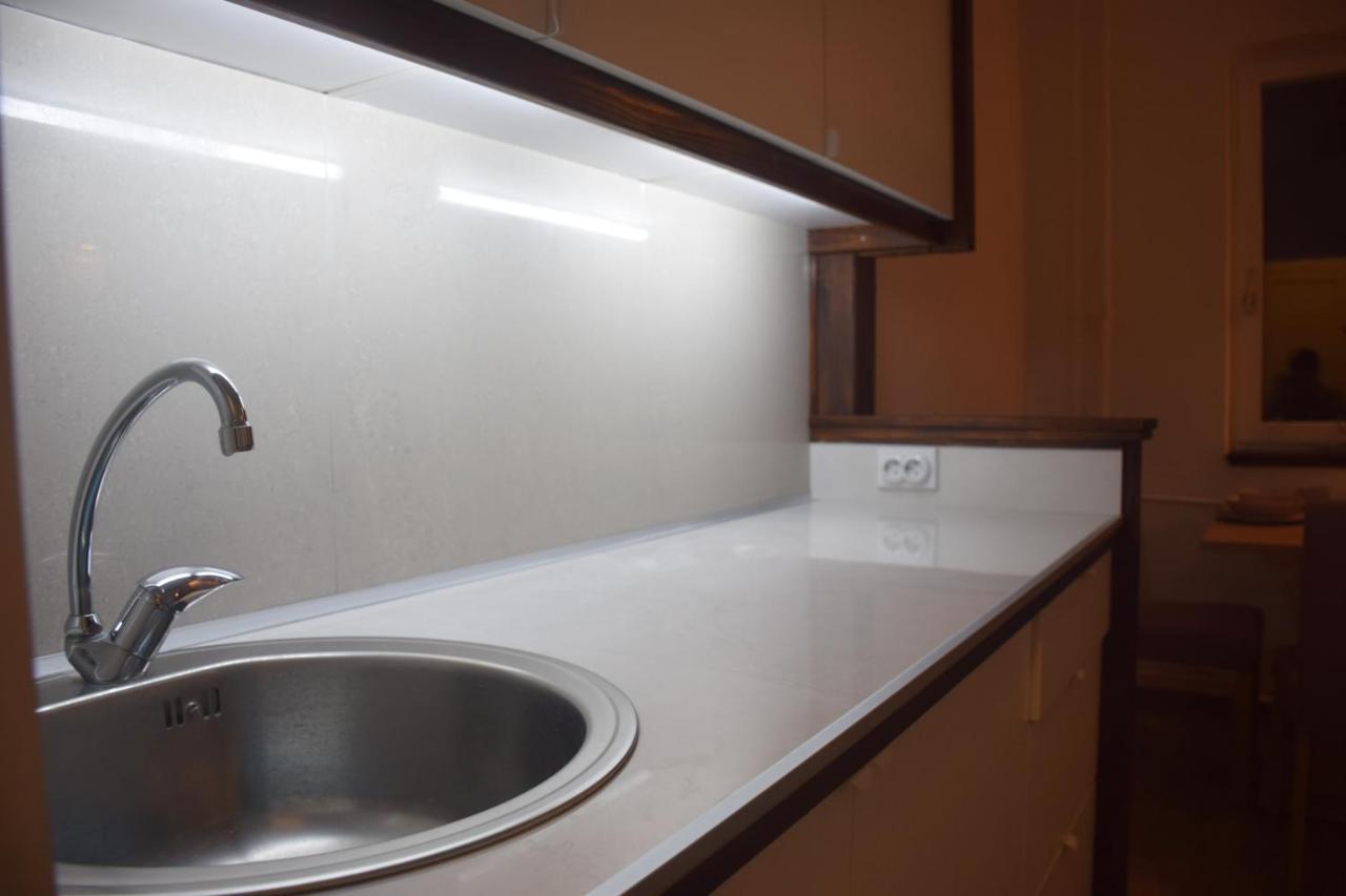 Feel Danube Apartment Zemun ภายนอก รูปภาพ