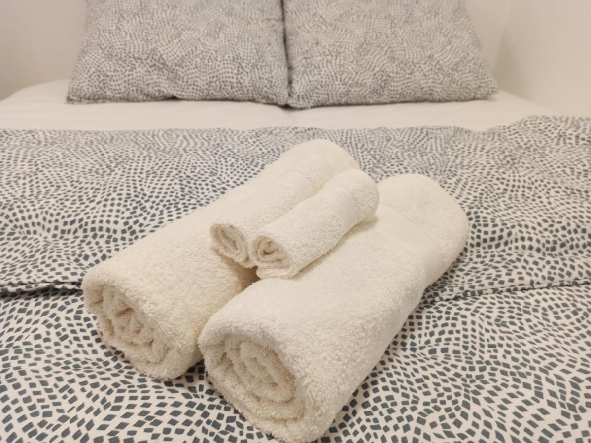 Feel Danube Apartment Zemun ภายนอก รูปภาพ