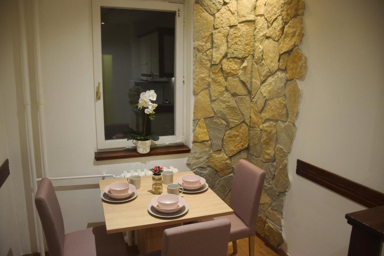 Feel Danube Apartment Zemun ภายนอก รูปภาพ