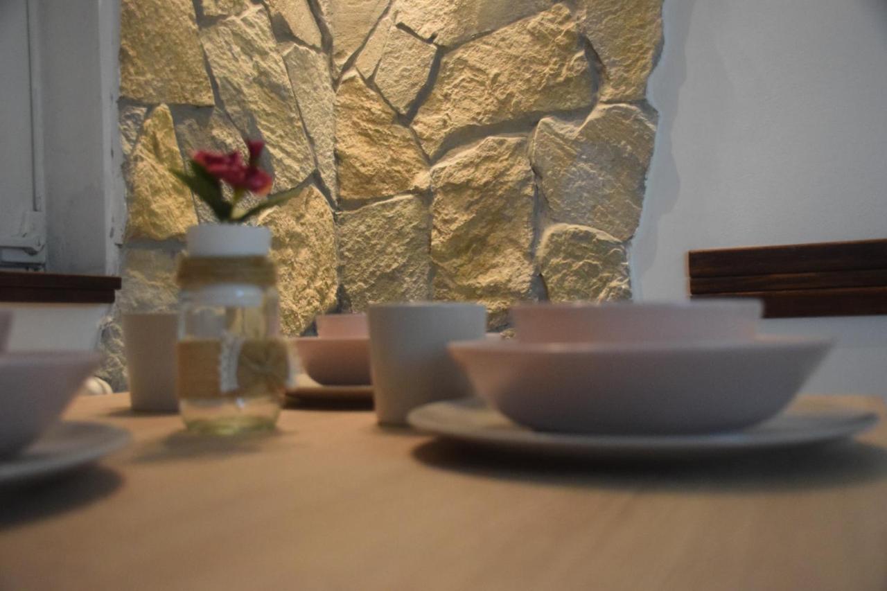 Feel Danube Apartment Zemun ภายนอก รูปภาพ