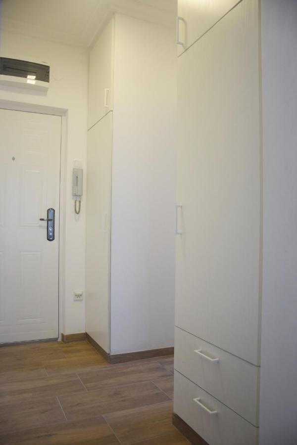 Feel Danube Apartment Zemun ภายนอก รูปภาพ